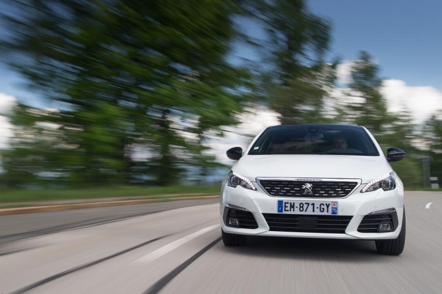  Peugeot 308 GT Line 2017 года  (WW) (фото 15 из 45)